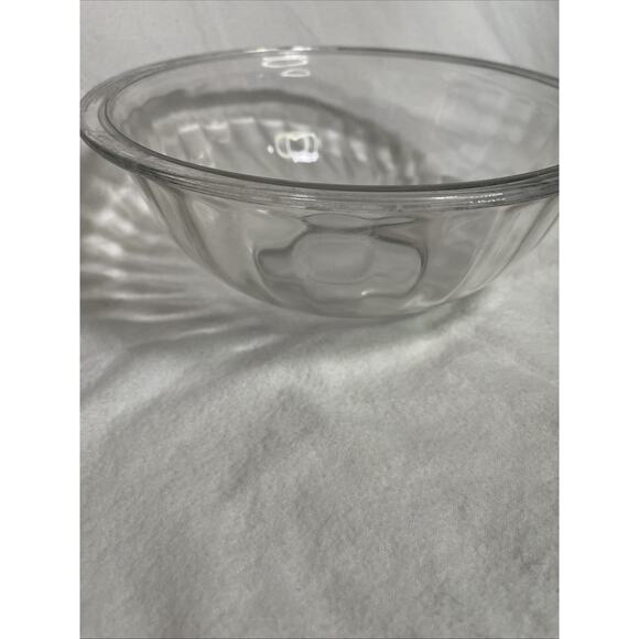 Vintage Pyrex 2.5 Liter Optic Glass Mixing Bowl Clear Ribbed #325 Clean, No Chip - Picture 2 of 6
